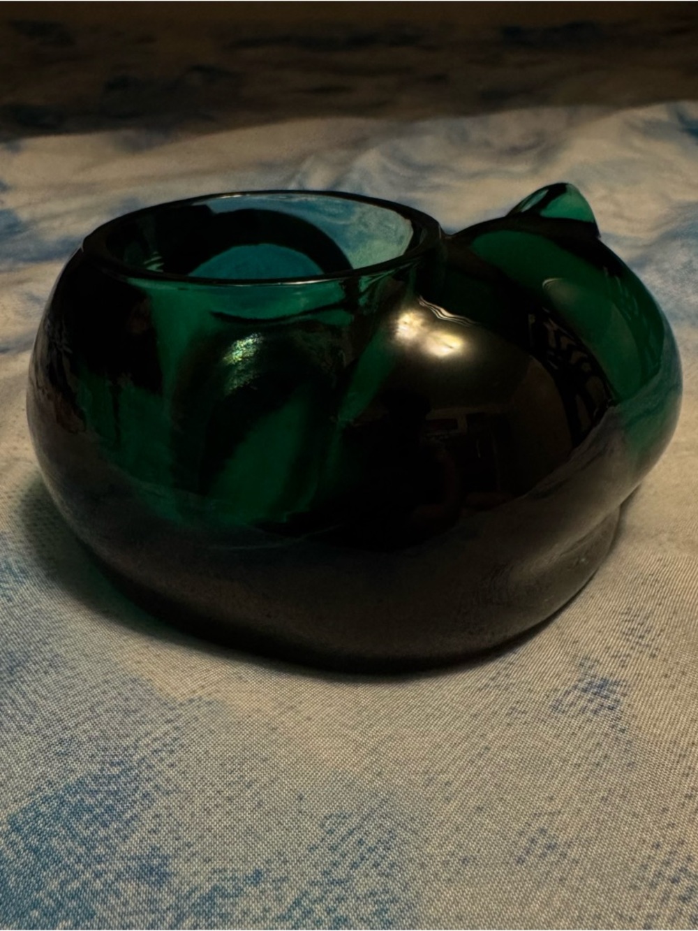 Indiana Glass Emerald Green Heavy Glass Sleeping Cat Votive Candle Holder - Picture 4 of 9